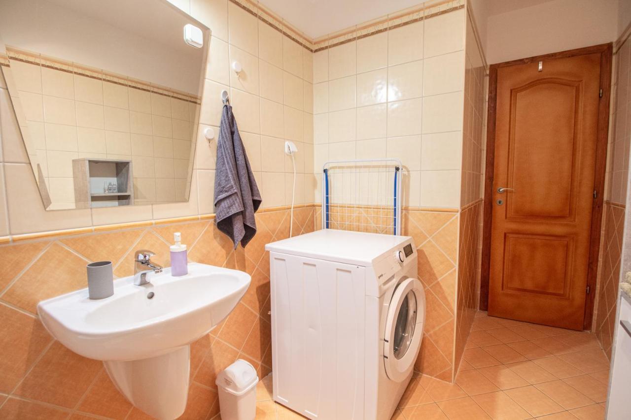 Viky'S Apartment Győr Zewnętrze zdjęcie