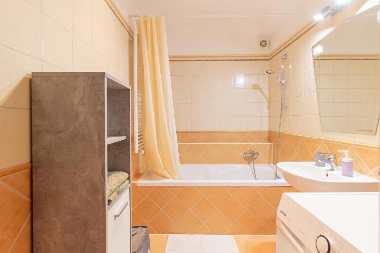 Viky'S Apartment Győr Zewnętrze zdjęcie
