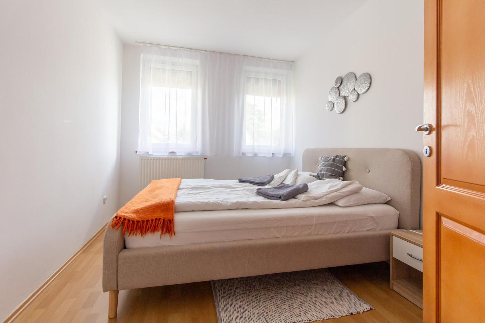 Viky'S Apartment Győr Zewnętrze zdjęcie
